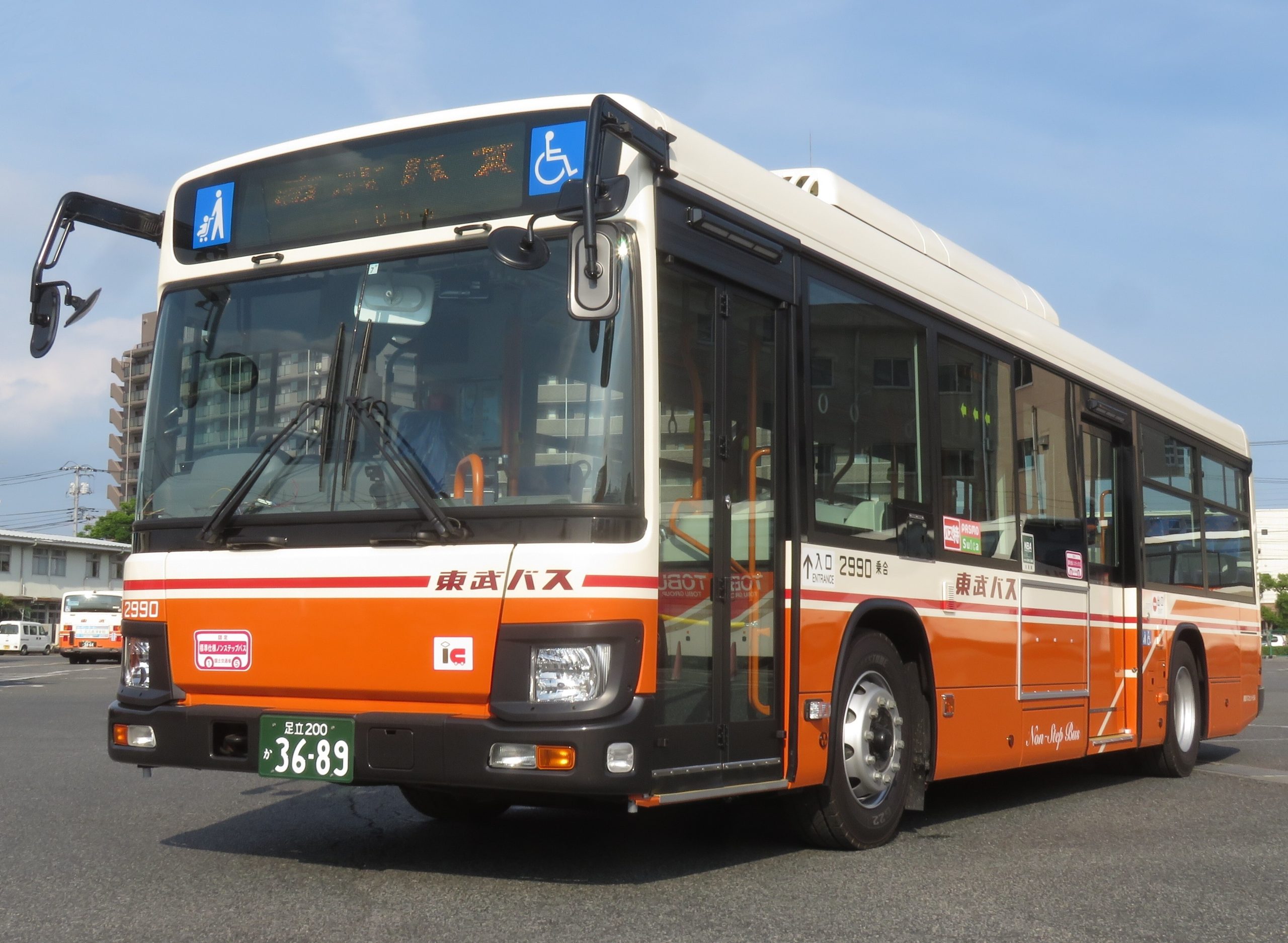 車庫に潜入,整備場や洗車機見学も! 体験型一時保育『カーいく in 東武バス』