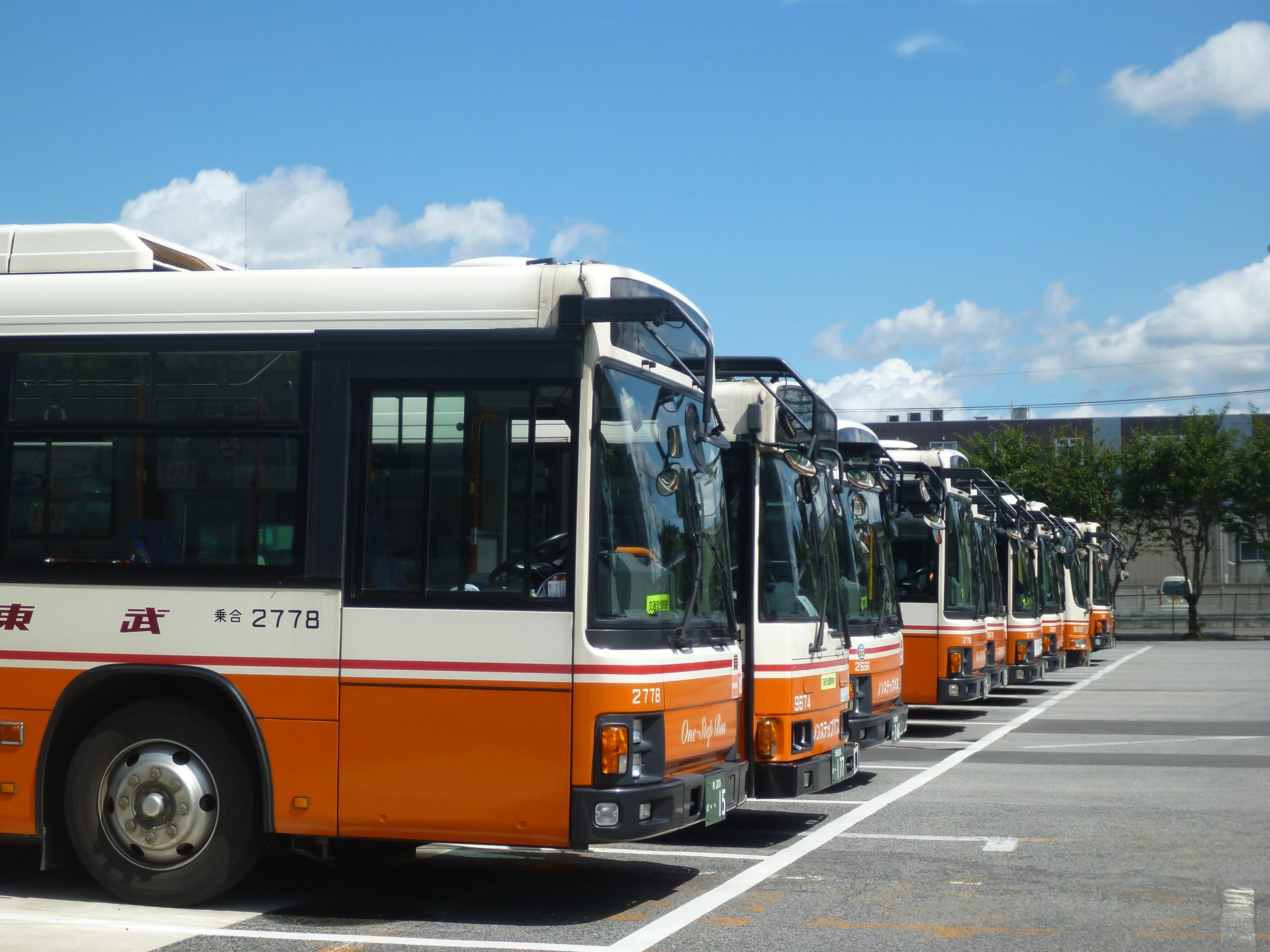 車庫に潜入,整備場や洗車機見学も! 体験型一時保育『カーいく in 東武バス』